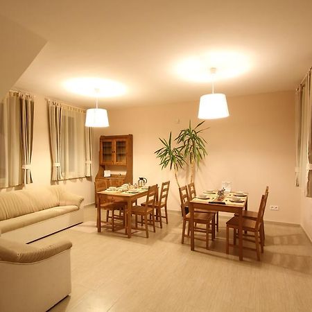 Apartman Gondola Gyor Exterior photo