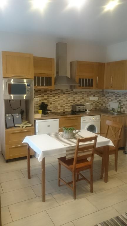 Apartman Gondola Gyor Exterior photo